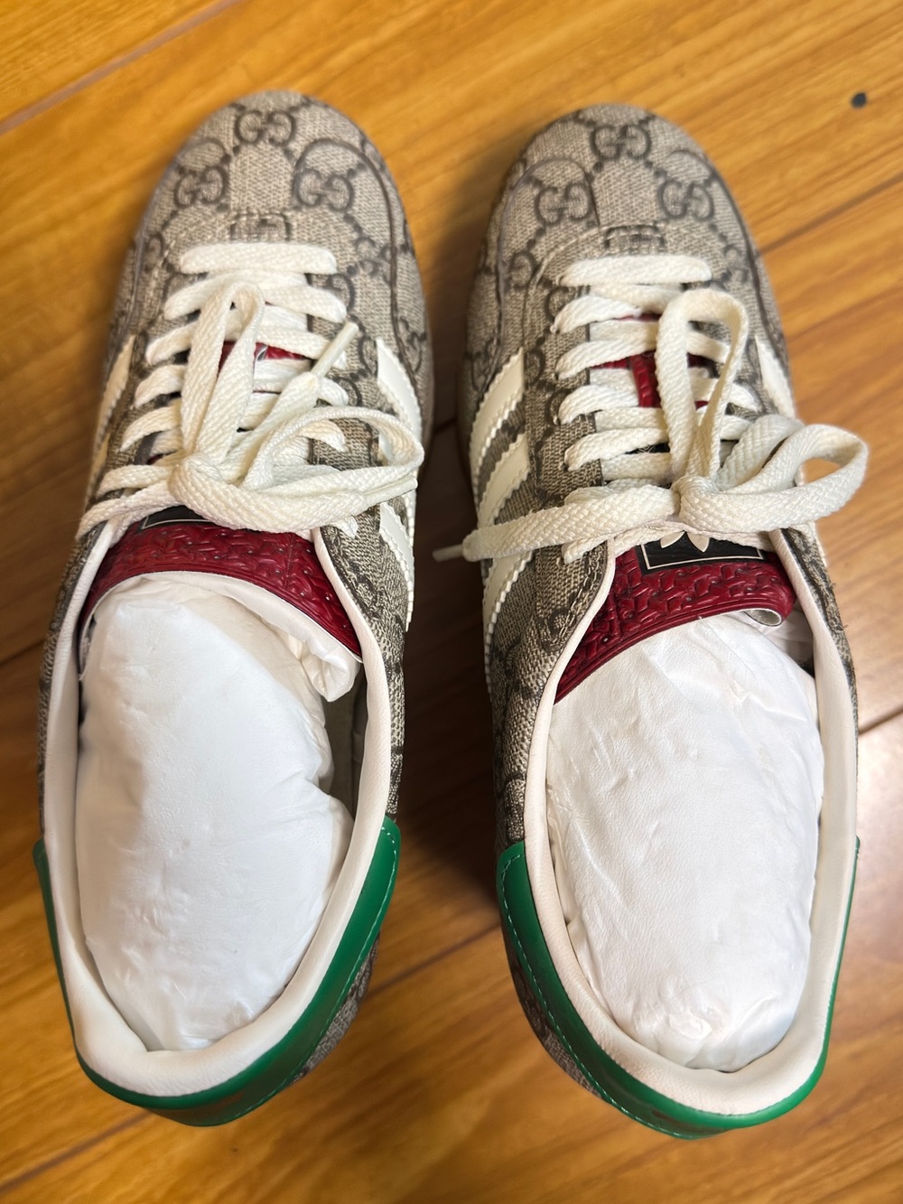Gucci Beige GG Monogram Sneakers with White, Green & Red Accents - Picture 2 of 8